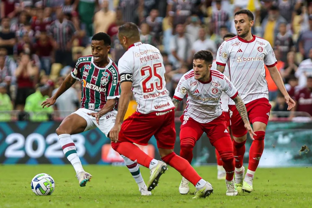 Fluminense conquista empate em jogo eletrizante com Athletico-PR – O Chefão  da Notícia