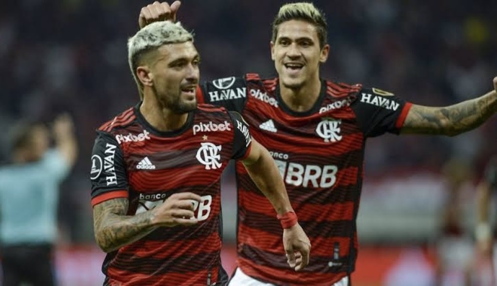 Fluminense busca empate e atrapalha Flamengo na briga pelo título do  Brasileirão – Só Notícias